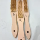 Ahşap saplı çelik tel fırça seti, çeşitli boylarda