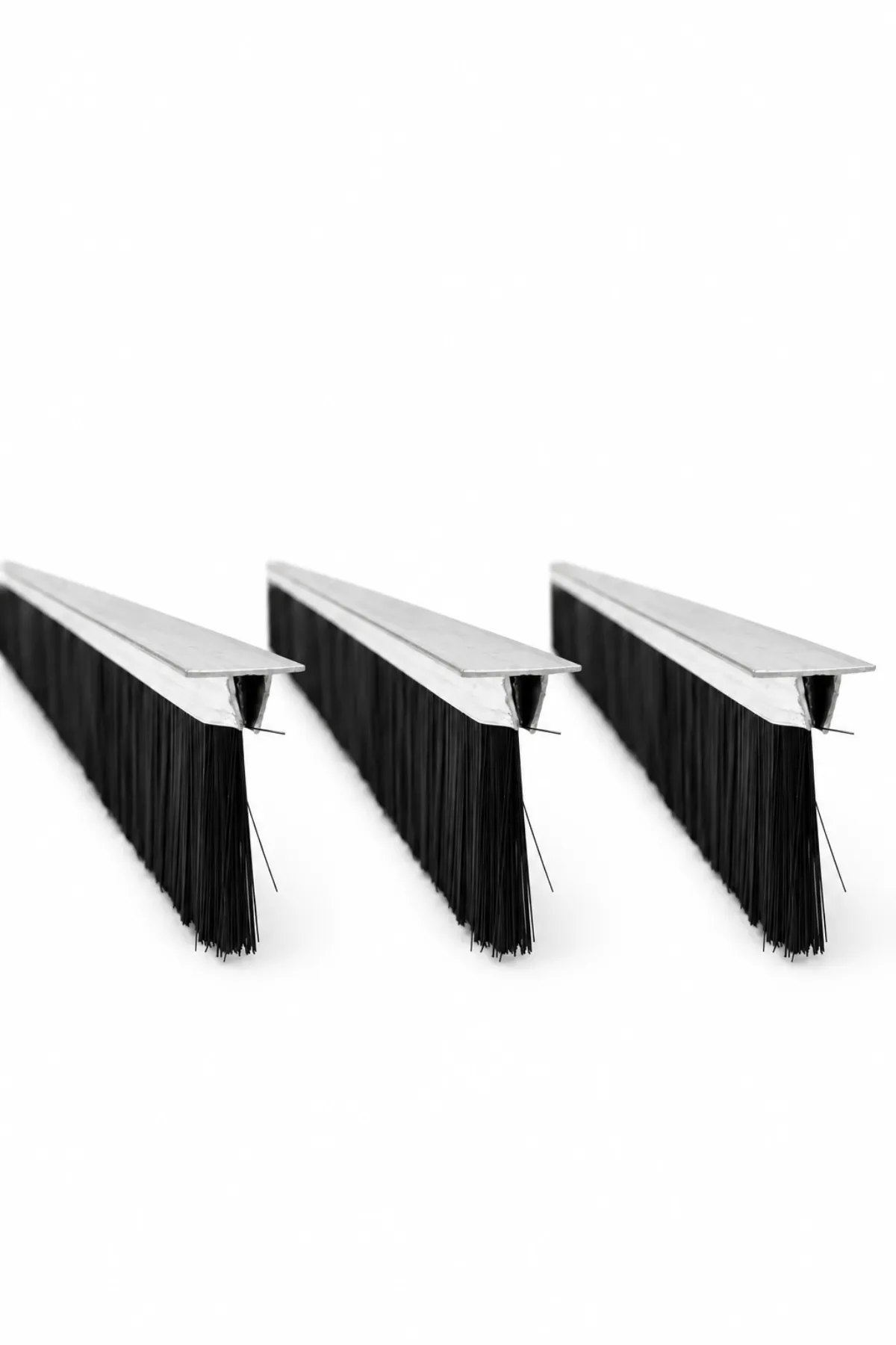 aluminyum-T-tipi-3-lu-100cm-80mm-01 T tipi alüminyum kapı altı fırçası, 100 cm uzunluk ve 80 mm kıl boyu, 3’lü paket