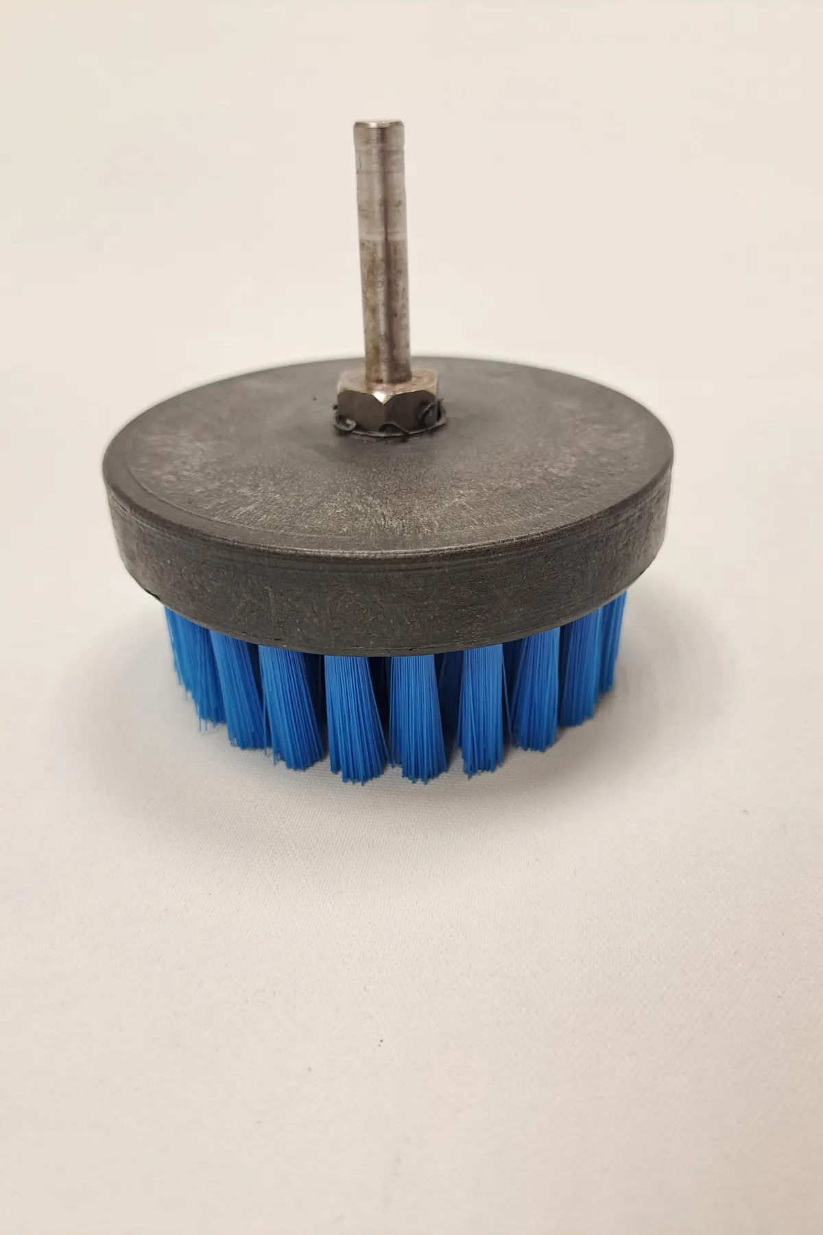 koltuk-yikama-fircasi-100mm-030mm-mavi-01 Mavi koltuk yıkama fırçası, 100 mm çap ve 30 mm kıl boyu