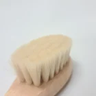 Keçi kılı bebek saç fırçasının yumuşak kıl başlığının yakın görünümü